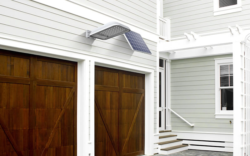 挑臂压铸铝太阳能路灯