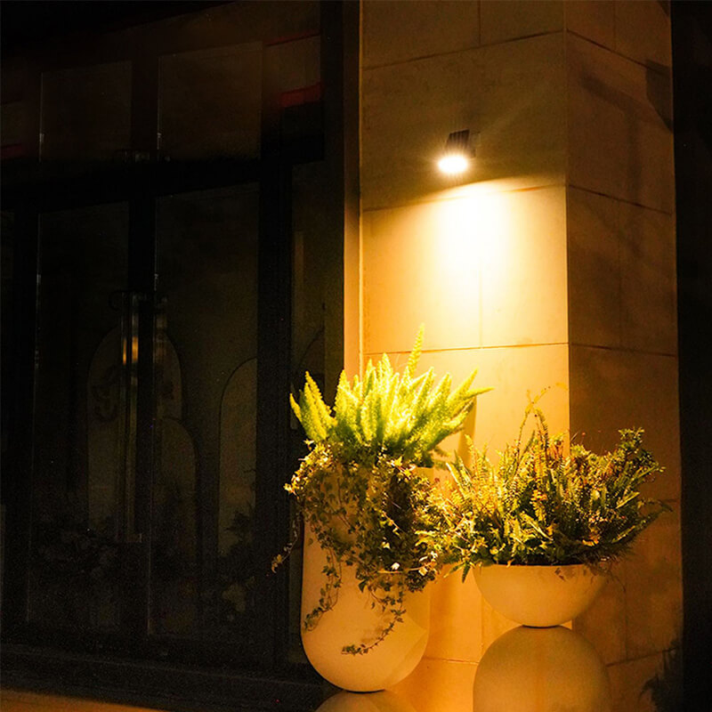 IPX5 防水壁装地插二合一太阳能射灯